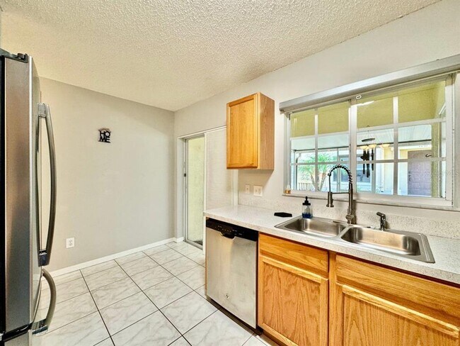 Building Photo - 10823 Brickside Ct