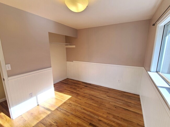Building Photo - Charming 3Bd/2Ba Kirkland Home with Huge Yard!