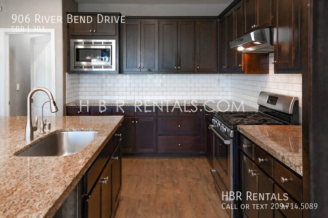 Building Photo - 906 River Bend Dr