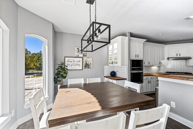 Building Photo - 11601 King George Ct