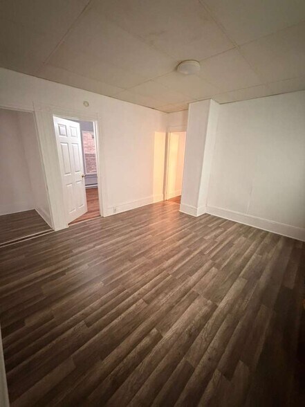 Building Photo - 506 3rd St