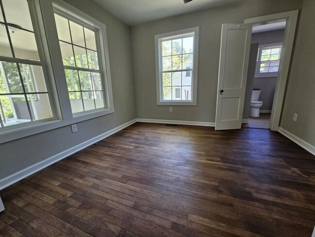 Building Photo - 1120 Morningside Dr