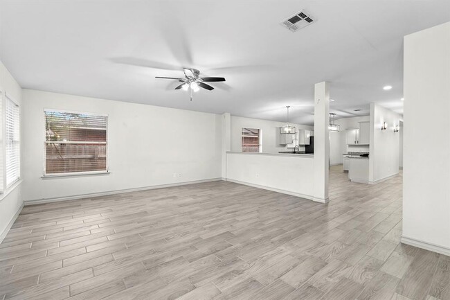 Building Photo - 2356 Vernell Way