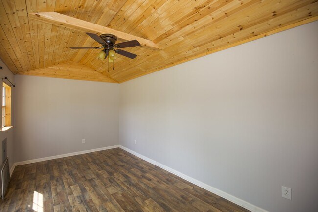 Building Photo - "Charming 3-Bedroom Home with 2 Full Bathrooms in Vass, NC - Spacious and Comfortable Country Liv...