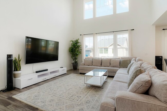 Building Photo - Two Story Home in Reunion