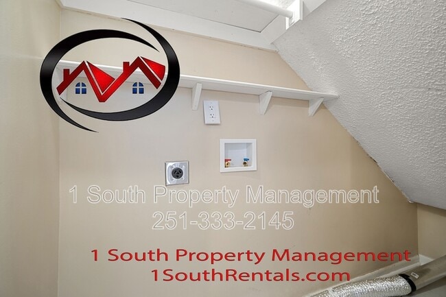 Building Photo - 6527 Old Shell Rd