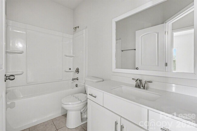 Building Photo - 10016 Hemingway Pl