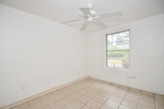 Building Photo - 1911 Wyndale St