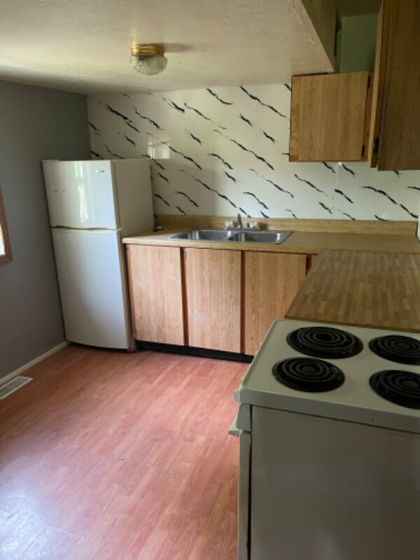 Building Photo - 2018 Jasmine Rd NW