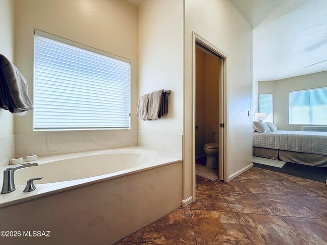 Building Photo - 1465 W Bridalveil Pl
