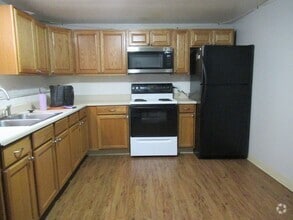 Building Photo - Spacious 3 bed/1 bath basement unit availa...