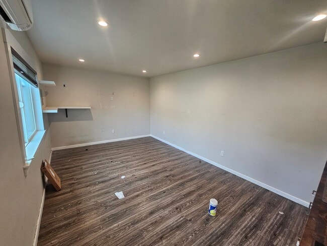 Building Photo - Live & Work in Oakland: Spacious Home with...