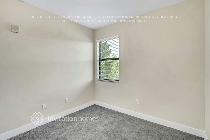 Building Photo - 10437 NW 82nd St