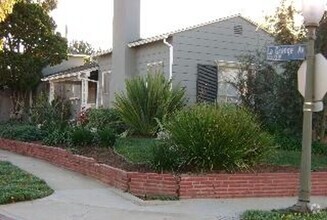Building Photo - 10374 La Grange Ave