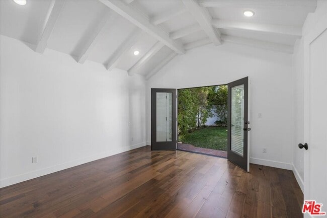 Building Photo - 645 N Sierra Bonita Ave