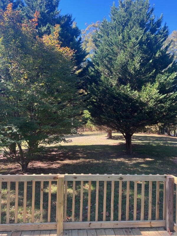 Building Photo - 614 W Queen St