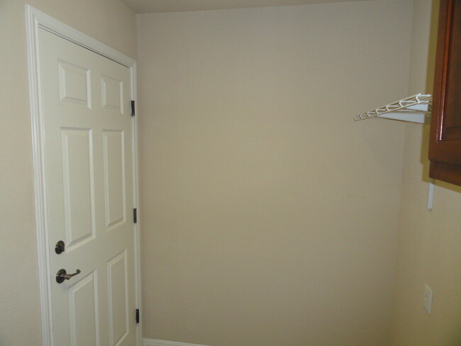 Building Photo - 10024 Lisi Anne Dr