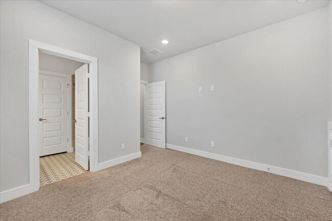 Building Photo - 1400 Mulberry Oak Ln
