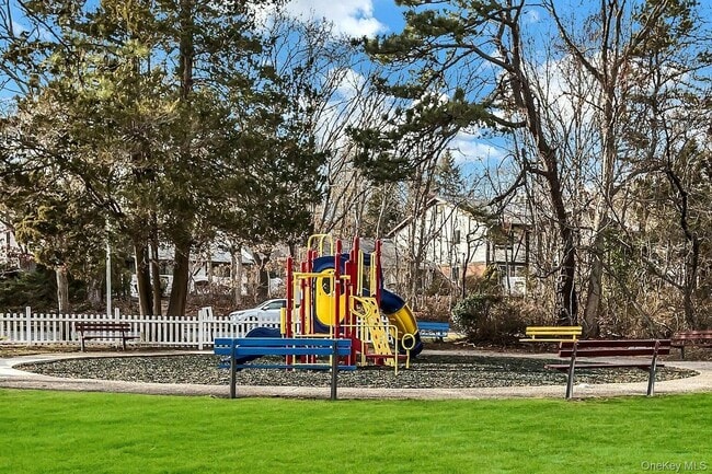 Building Photo - 586 Blue Ridge Dr