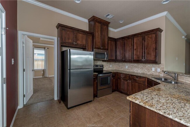 Building Photo - 3613 Davidson Dr