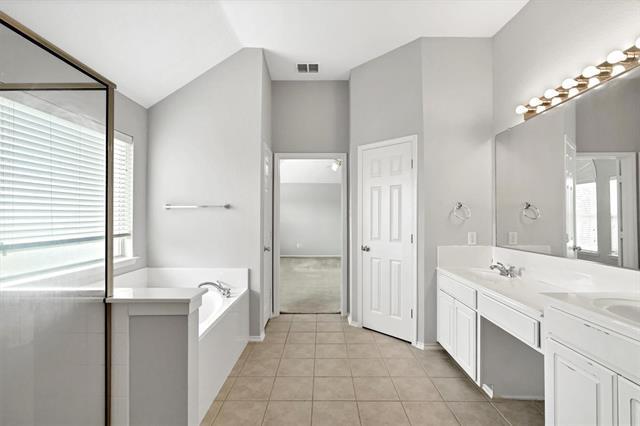 Building Photo - 4404 Waskom Dr