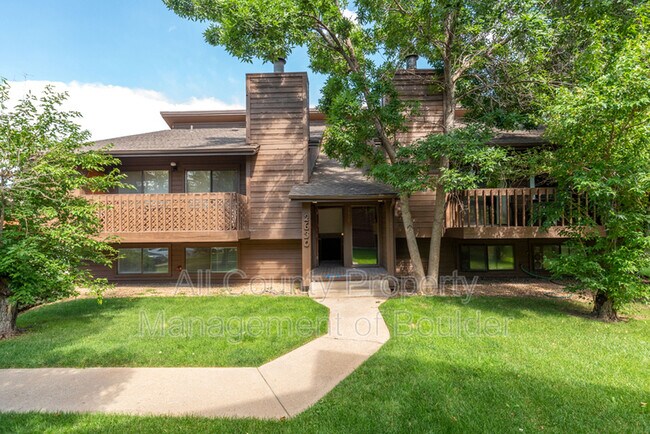 Primary Photo - 2626 Juniper Ave