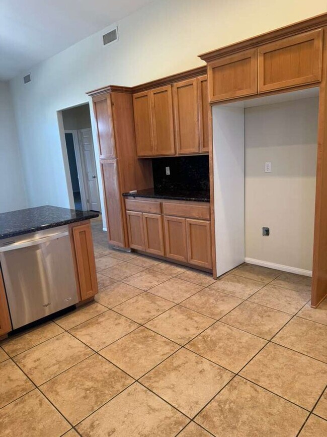 Building Photo - AVAILABLE NOW  4bd/2ba, 1895 Sq. Ft. Single Family Home with Solar