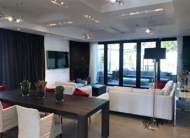 Building Photo - 2538 Tilden Ave