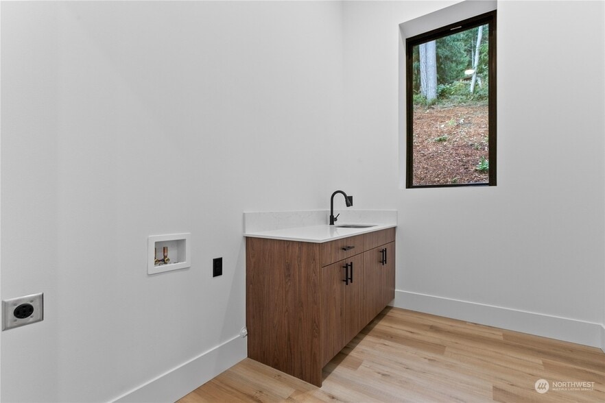 Building Photo - 2952 Brook Ln