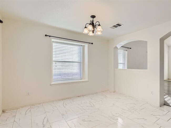 Building Photo - 13313 John Tyler St