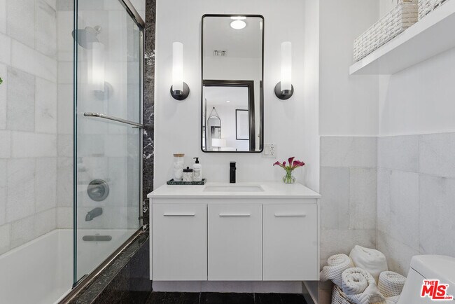 Building Photo - 500 Orlando Ave