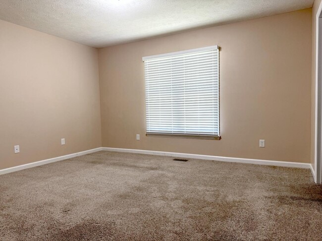 Building Photo - 699 Dowfield Dr