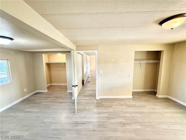 Building Photo - 1480 W Irons St