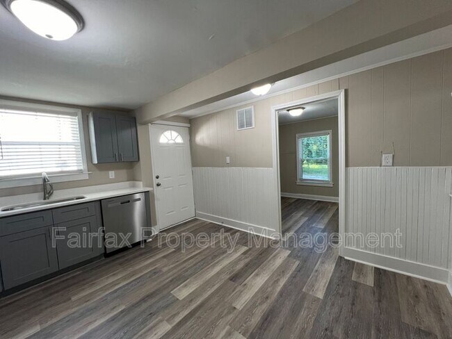 Building Photo - 2616 S Roxboro St