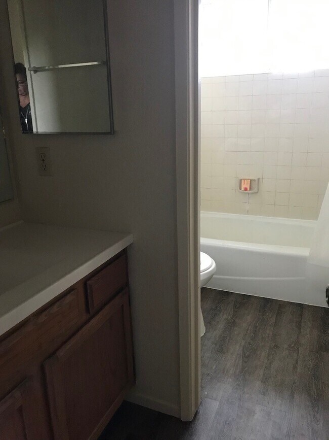 Building Photo - 850 Camino Lindo