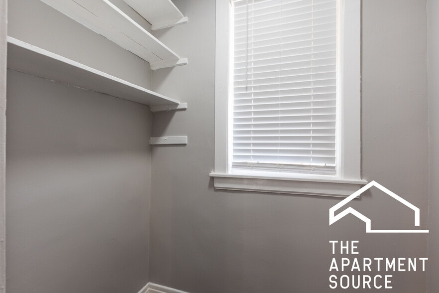 Building Photo - 3823 N Drake Ave