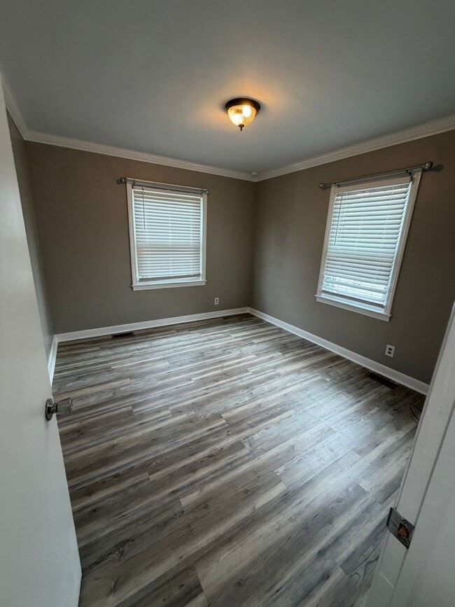 Building Photo - 1405 Belmont Dr
