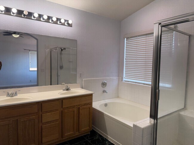 Building Photo - 8574 Tambor Way