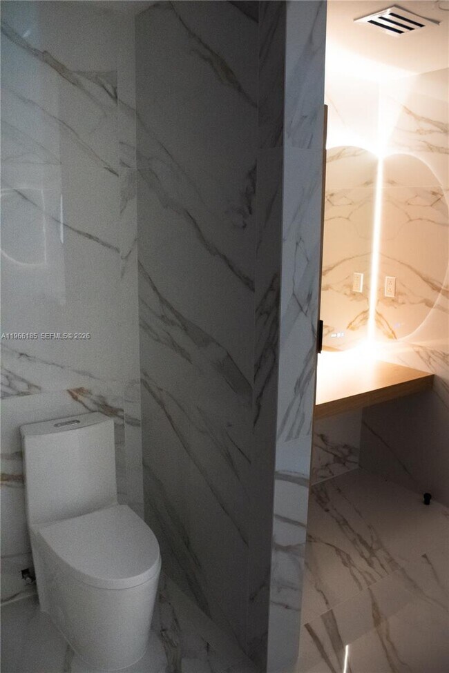 Building Photo - 10433 SW 118th Ct