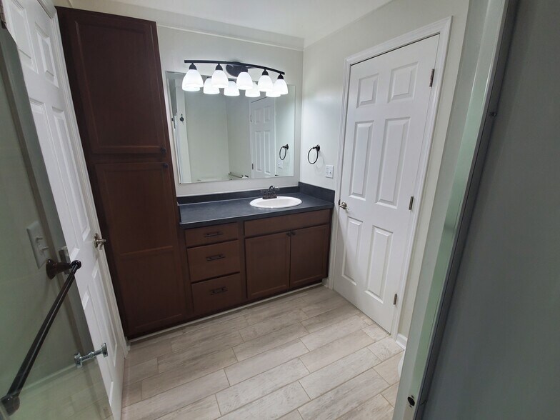 Master Bath - 1411 Parke Street