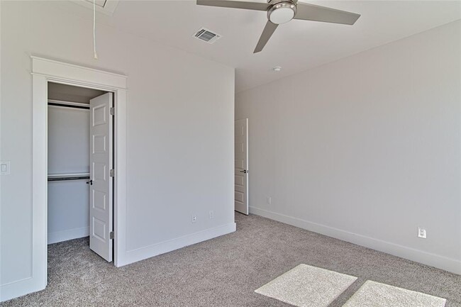 Building Photo - 8103 West Gate Blvd