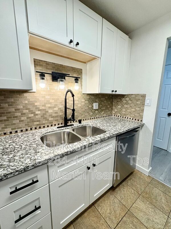 Building Photo - 3948 Clear Acre Ln