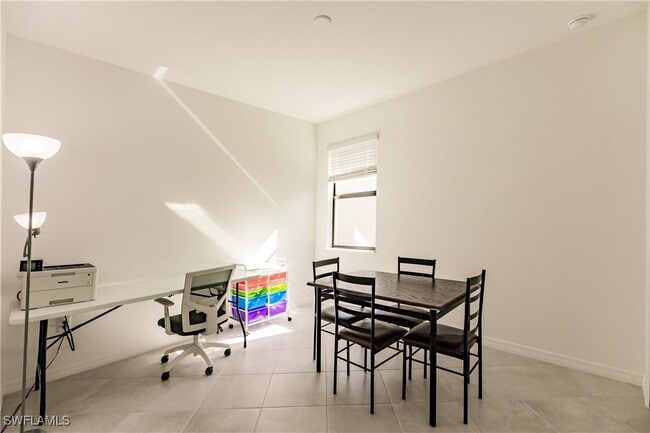 Building Photo - 3305 Altimira Dr