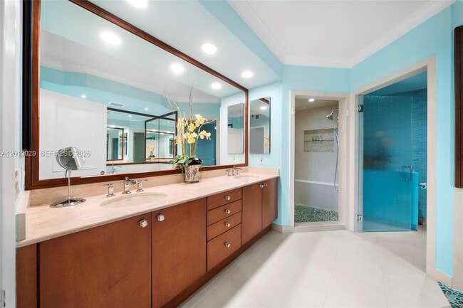 Building Photo - 791 Crandon Blvd