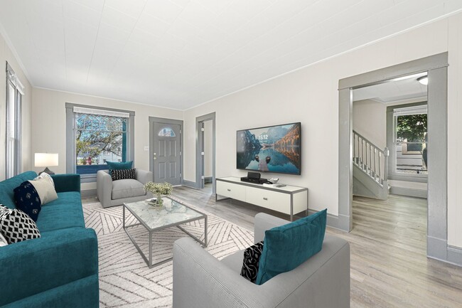Building Photo - 4 Bedroom Home for Rent! Remodeled Home wi...