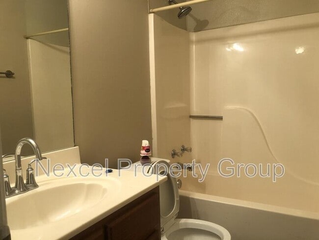 Building Photo - 6813 Maury Dr