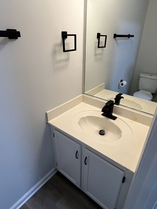 Building Photo - COMING SOON!!!  Updated 4 Bed Home in North Charlotte