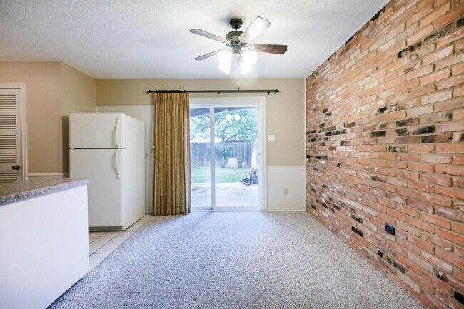 Building Photo - 3406 65th Dr