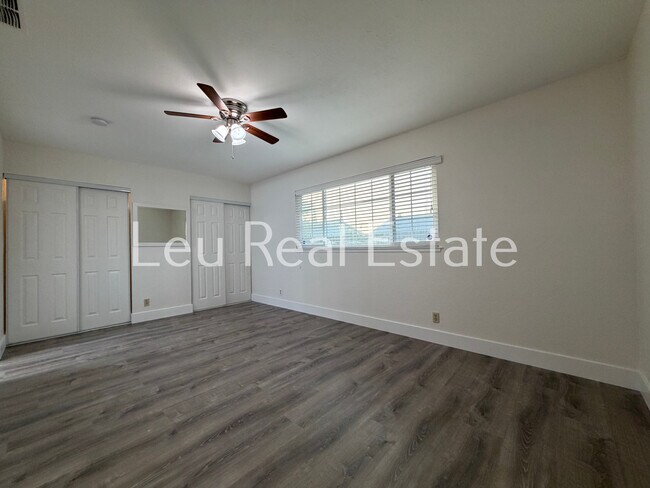 Building Photo - 5020 Village Wood Dr