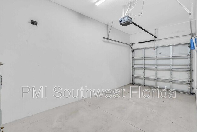 Building Photo - 3959 Yellowstone Cir
